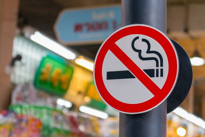 В России борьба с курением– это пока только запрет на курение в общественных местах