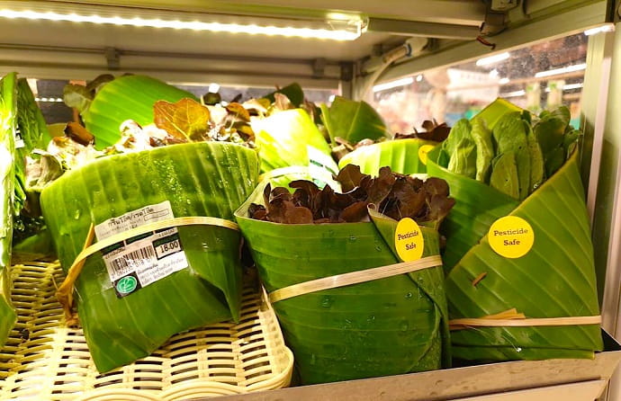 Азиатские супермаркеты уже стали использовать банановые листья для упаковки овощей