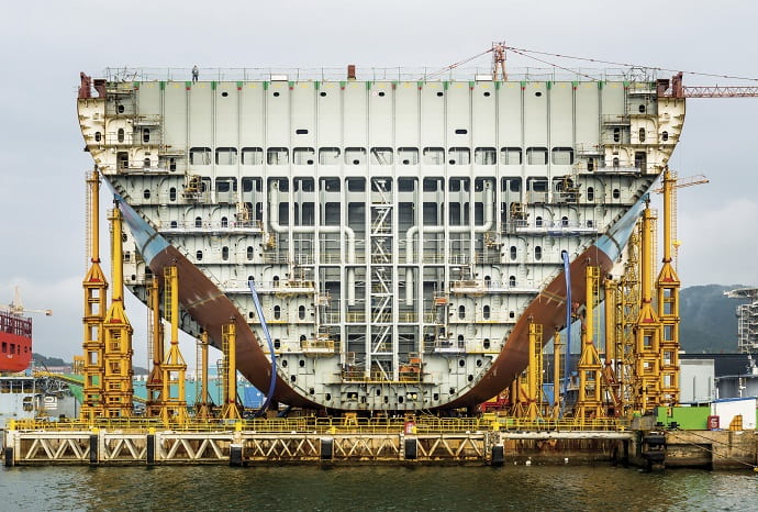 При строительстве даже новых судов используются старые технологии