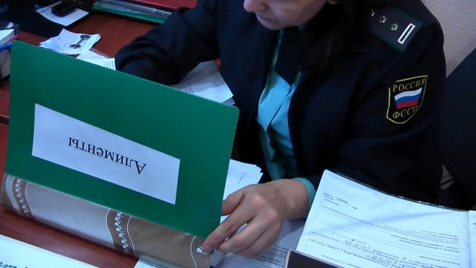 Неоплаченные алименты на сумму 10 000 рублей – повод отказать в выезде