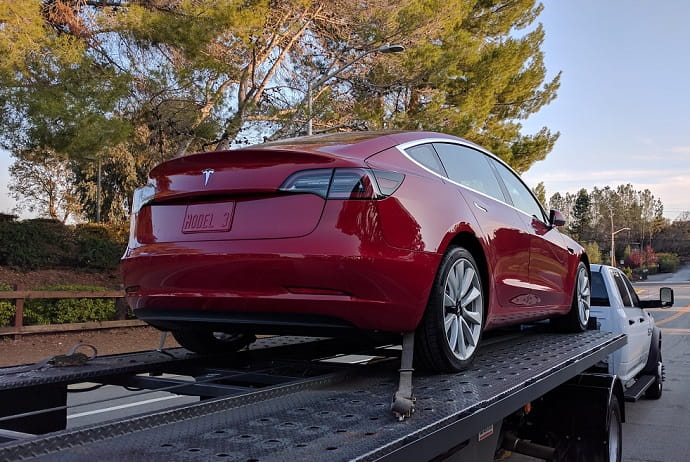 Авто марки Tesla попадали на российский рынок через Беларусь или Казахстан