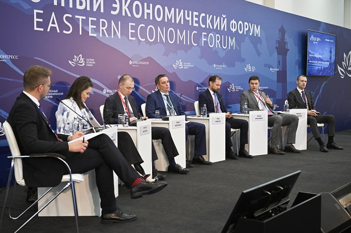Деловая программа включает более 90 сессий