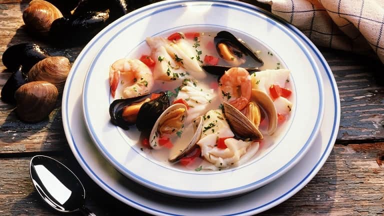 Гурманы давно оценили роскошный вкус морепродуктов, приготовленных дома