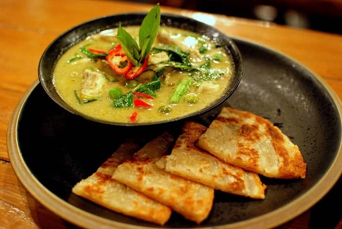 Тайская кухня допускает взаимозаменяемость продуктов для приготовления блюда