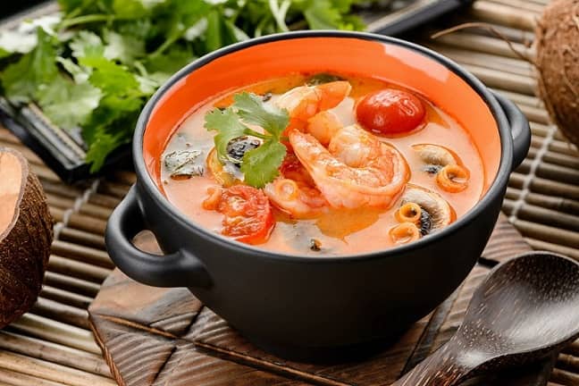 Национальное название супов на полуострове - «том-ям»