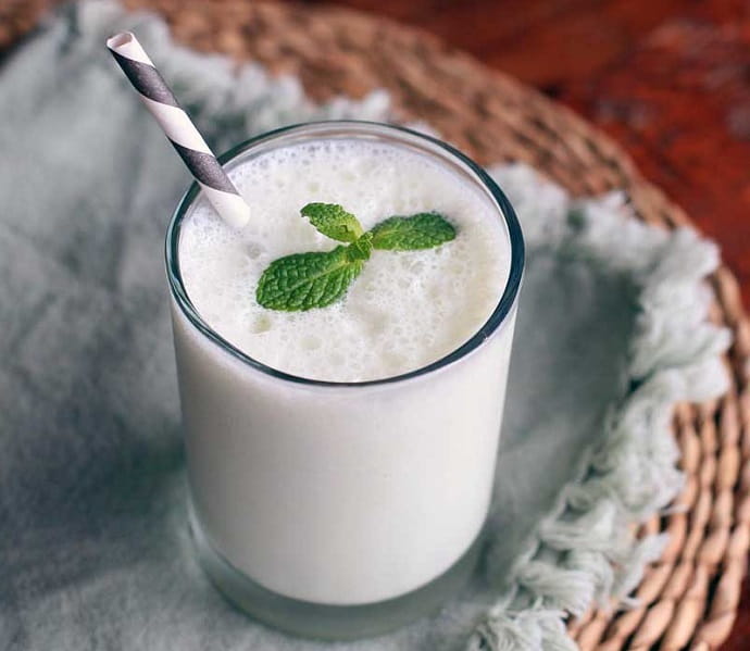 Ласси – индийский освежающий  напиток из йогурта