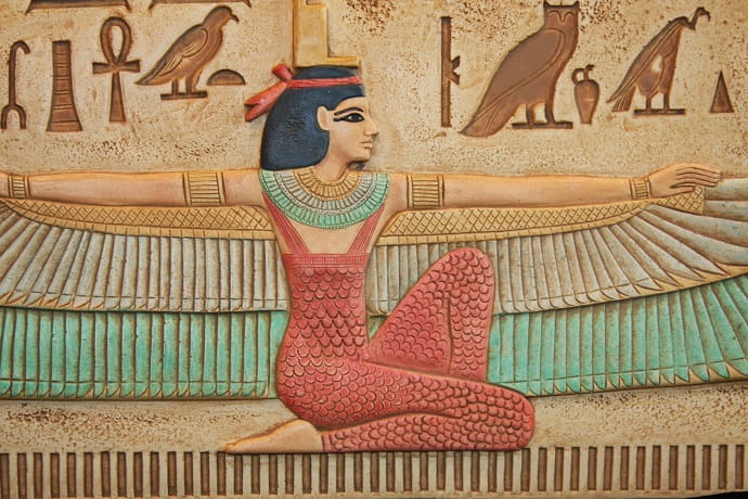 По мнению ортодоксальных христиан, история кулича восходит к культу поклонения египетской богине Исиде