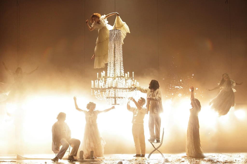 Спектакль режиссёра Финци Паски «Донка», посвящённый Чехову