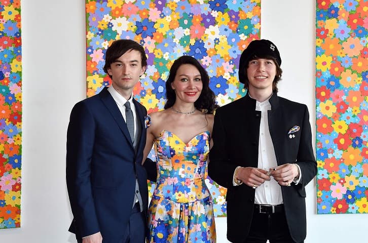 Алекс Долль (справа) и дует «Open Opera»