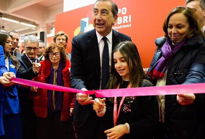 Выставку открывал мэр Милана Джузеппе Сала