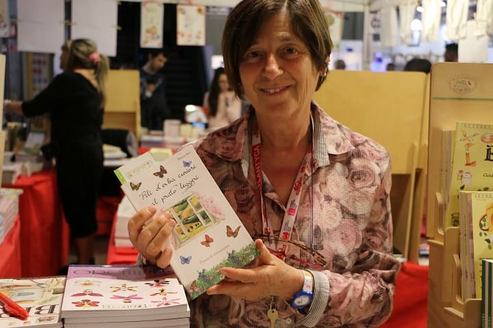Патриция Сава представила свой сборник сельской поэзии