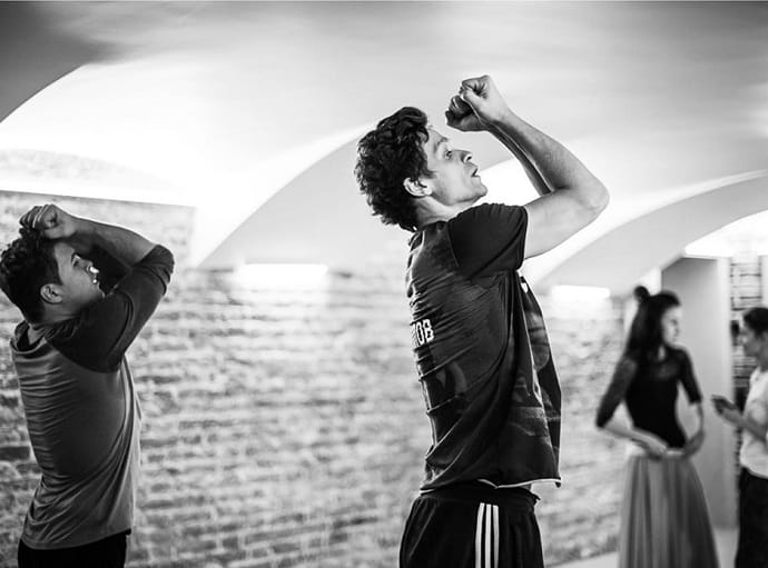 Репетиция  спектакля  «Три товарища?»