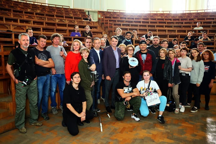  Команда сериала «Медиум»