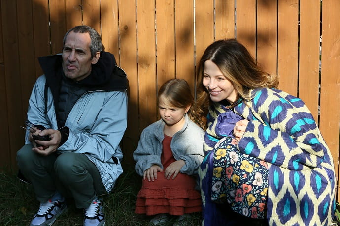 Режиссёр Сергей Комаров и Евгения Крюкова  на съёмках сериала