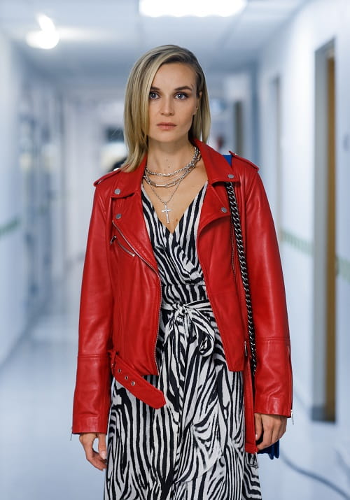 Полина Гагарина в роли Елены