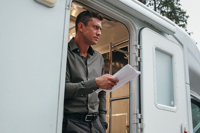 Павел Прилучный на съёмках фильма