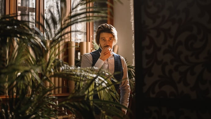 Максим Матвеев на съёмках сериала «Шерлок в России»