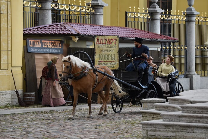 Проект снимался в атмосферных городских локациях Санкт-Петербурга