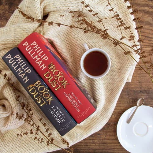 Романы Пулмана порождают споры, заставляют читателя задуматься