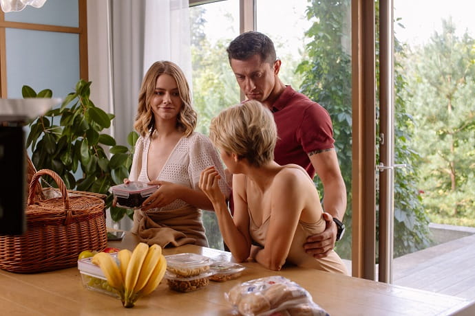 Откроет линейку кинопремьер фильм «Соври мне правду»