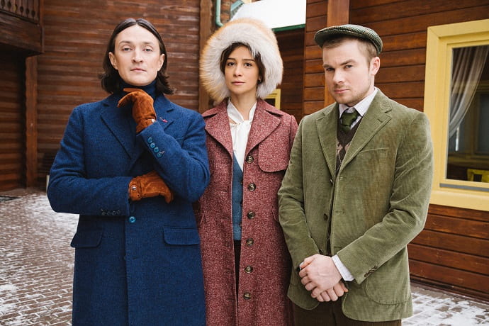 Юрий Чурсин, Равшана Куркова и Макар Запорожский на съёмках фильма «Краш»