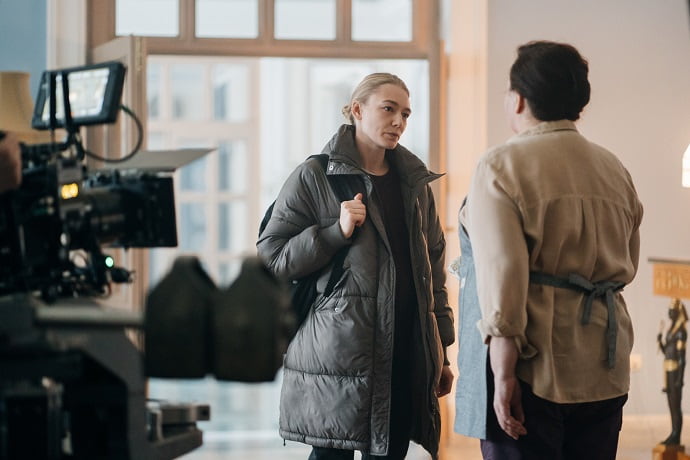 Оксана Акиньшина на съёмках сериала «Контейнер»