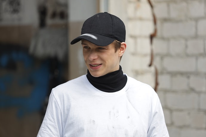 Глеб Калюжный в роли Макса Плетнева 