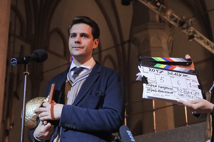 Милош Бикович на съёмках комедии «Хочу замуж»