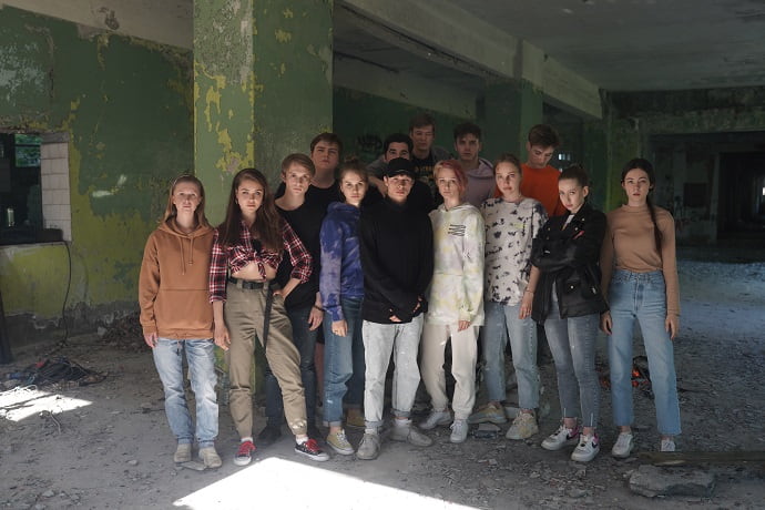 Кадр из второго сезона сериала «Новенький»