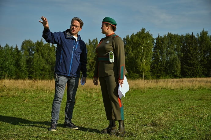 Режиссер Дмитрий Грибанов на съёмках сериала «Два холма»