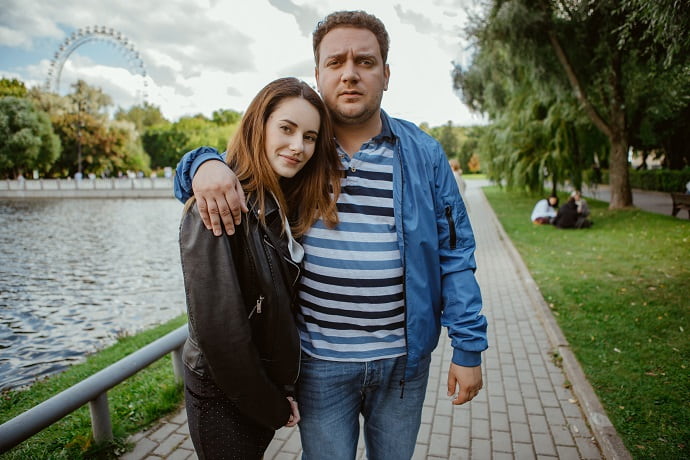 Актёры Дария Гомес и Борис Дергачев на съёмках второго сезона сериала