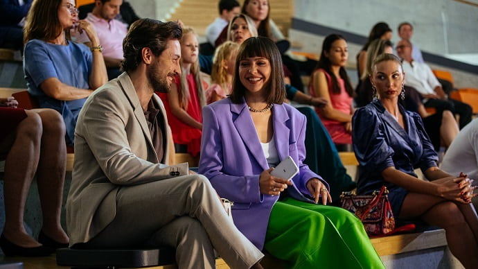 Кадр из сериала «КрисТина»