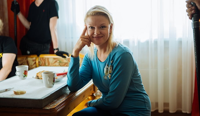 Анна Котова-Дерябина на съёмках сериала