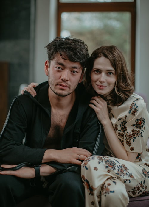 Аскар Ильясов и Юлия Снигирь на съёмках сериала