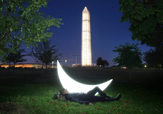 Леонид Тишков. Из проекта «Частная луна». Вашингтон, США. 2012. © Леонид Тишков