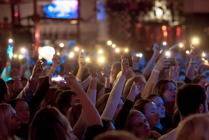 Концертная программа собирала целые залы