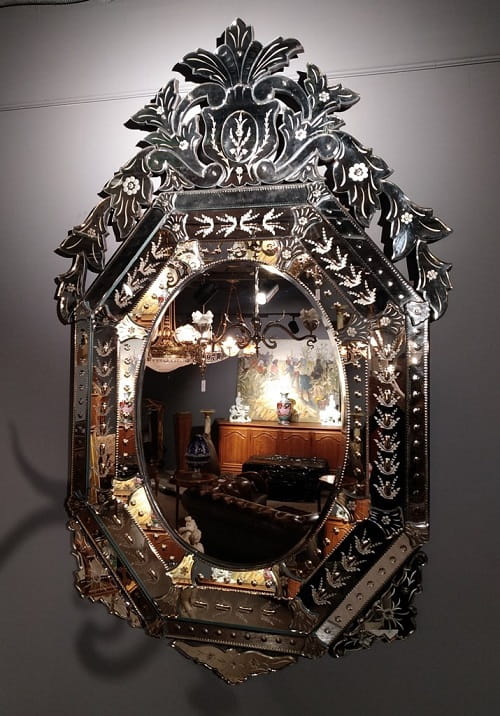 «Волшебный» состав венецианских зеркал делал отражение прекрасней реальности