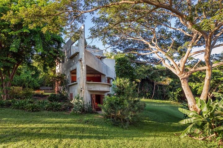 Hix Island House