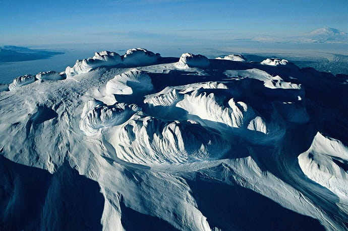 Антарктида хранит 80 % земных запасов пресных вод