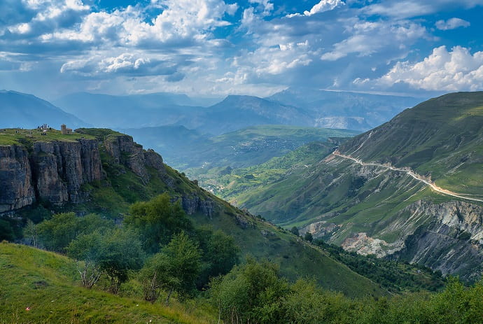 Величественные горы Кавказа манят в регион туристов