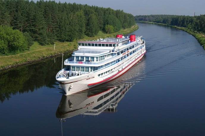 Популярностью в этом году пользуются туры на небольших круизных судах по рекам России