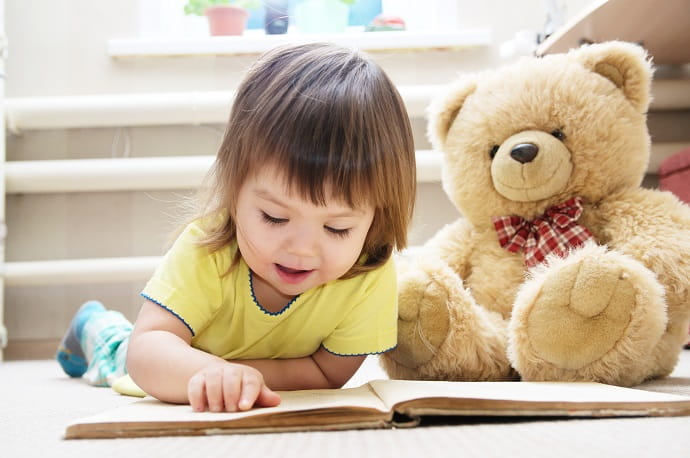 Немало малышей, которые сами рано проявляют интерес к чтению