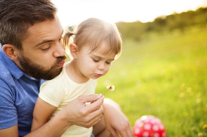У современных мужчин есть возможность  поменять  стереотипы вокруг отцовства