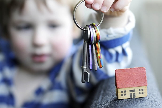Дарение недвижимости от имени малолетних запрещено