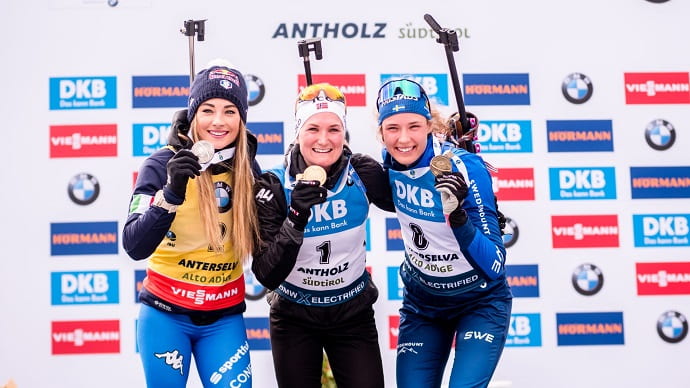 (слева направо) Доротея Вирер, Марте Олсбю-Ройселанн, Ханна Эберг