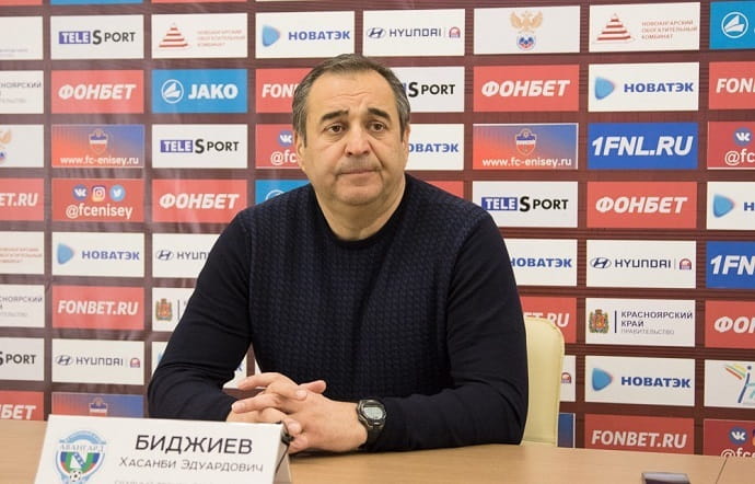 Хасан Биджиев, технический директор клуба в 2002 годц