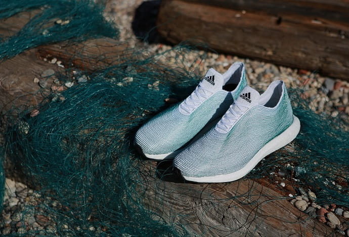 Кроссовки Adidas из океанического пластика