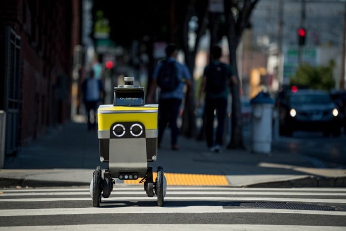 Робот-курьер Serve компании Postmates доставит обед