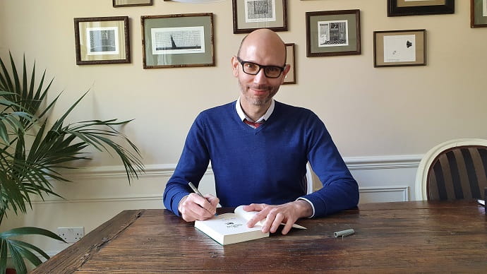 Walter Iuzzolino, основатель платформы, сам выбирает иностранные сериалы