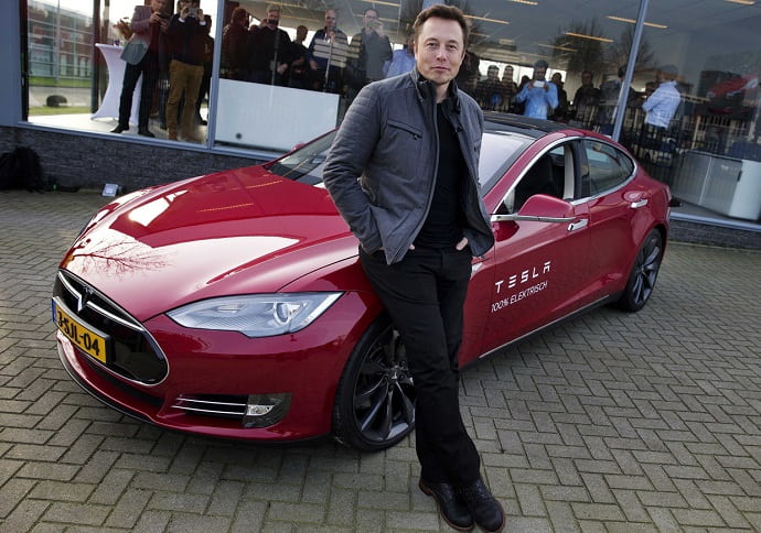 Компания Tesla стала лидером рынка электромобилей